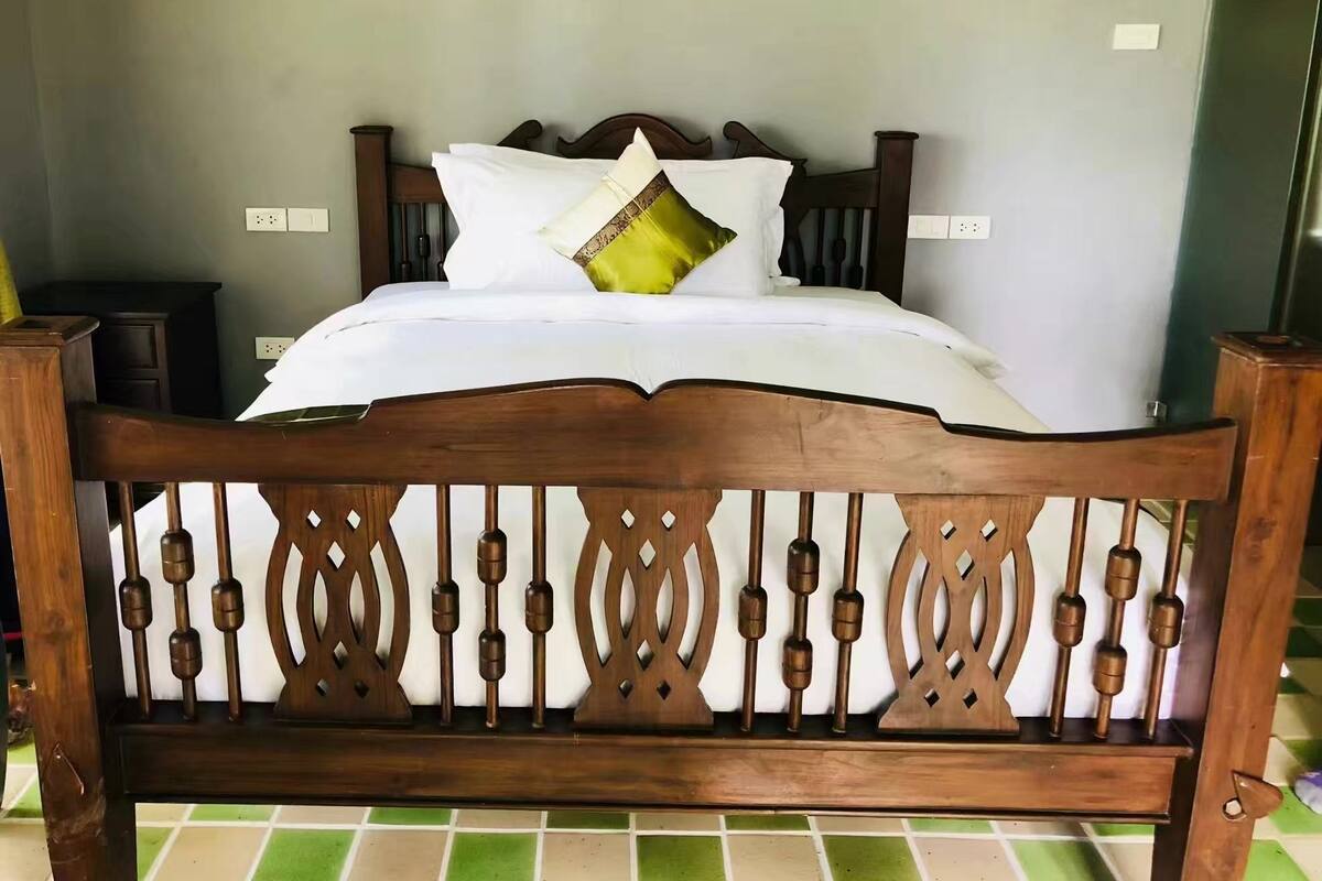 Basic Room, 1 King Bed, Resort View | Premium bedding, free minibar items, individually decorated