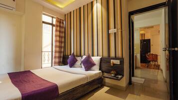 Business Apartment, 1 Bedroom, City View | 1 bedroom, minibar, desk, soundproofing