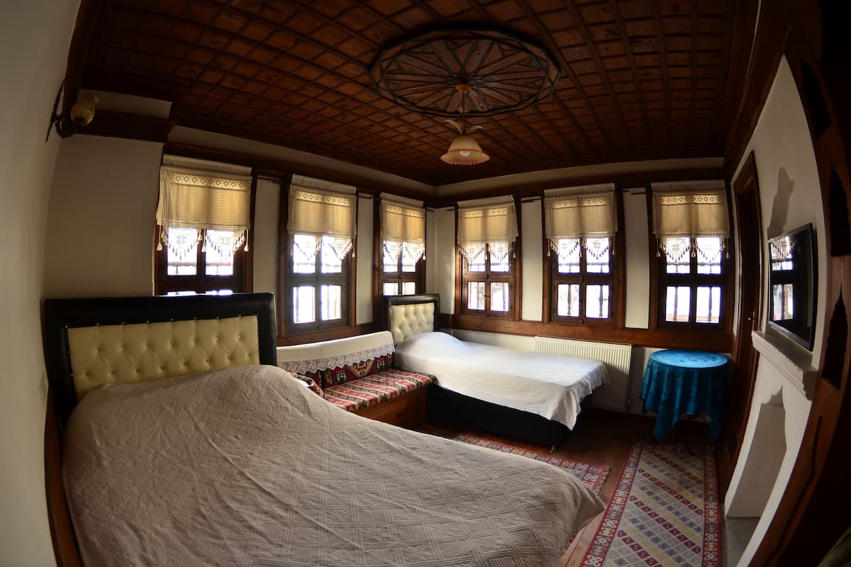 1 bedroom, desk, iron/ironing board, free wifi