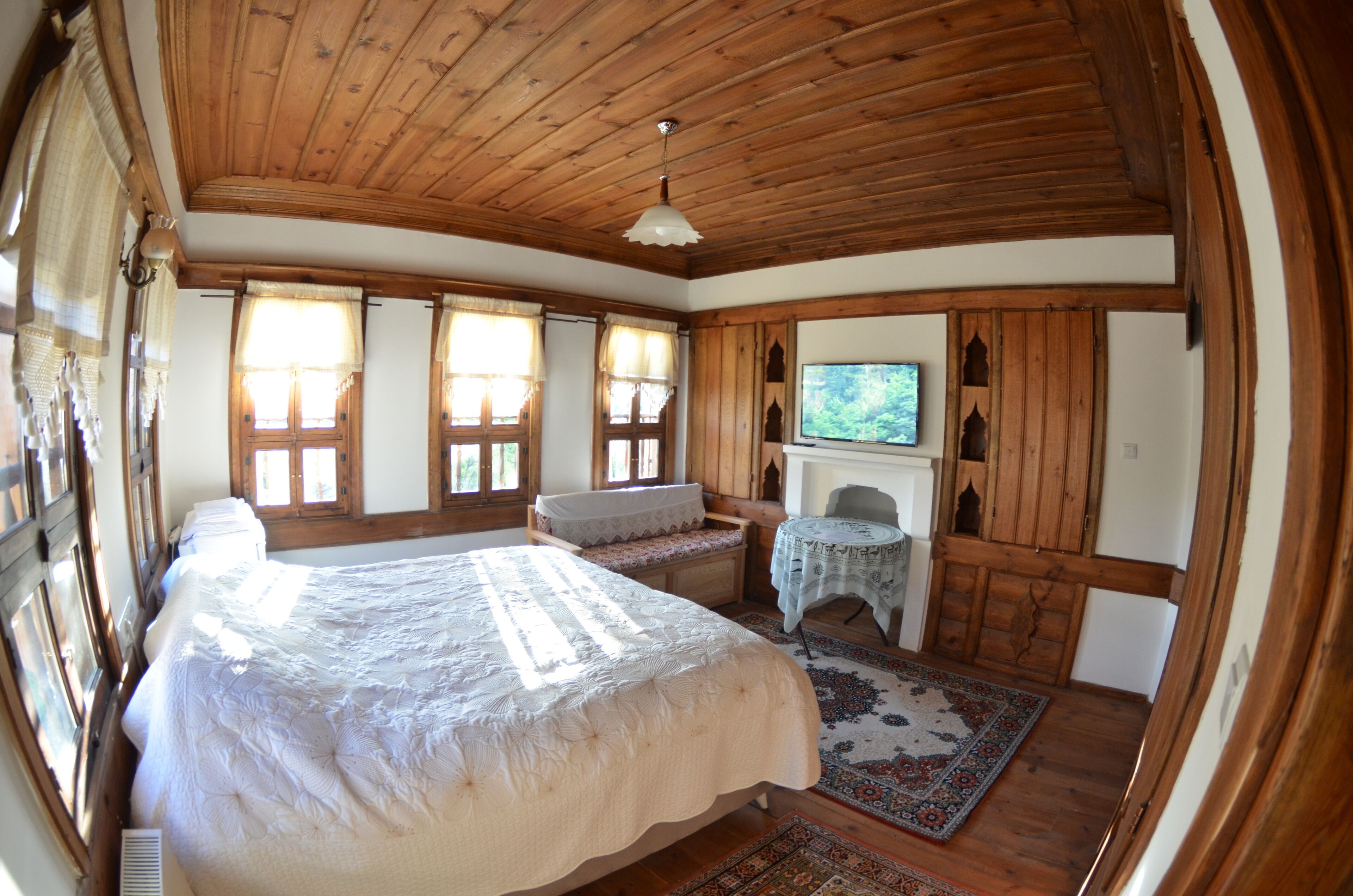 superior room | 1 bedroom, desk, iron/ironing board, free wifi