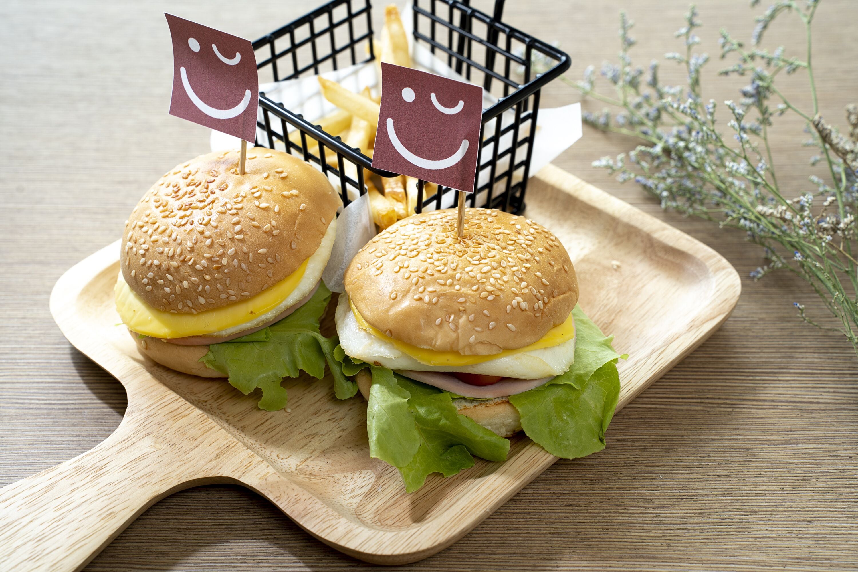 daily cooked-to-order breakfast (thb 300 per person)