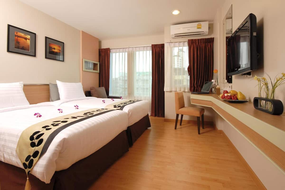 In-room safe, desk, free WiFi, bed sheets