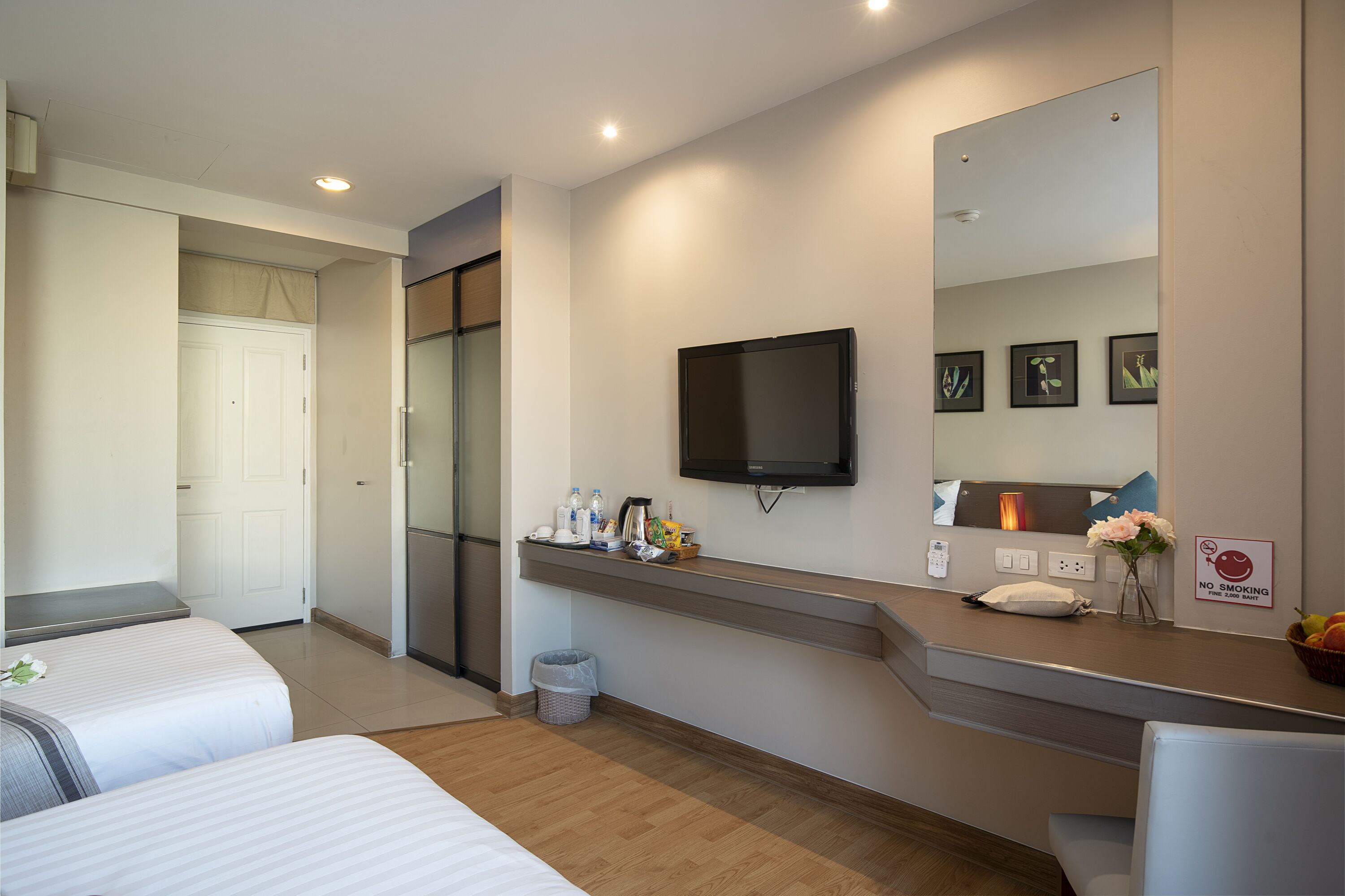 superior twin room | 1 bedroom, in-room safe, desk, free wifi