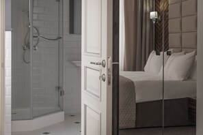Minibar, in-room safe, soundproofing, free WiFi - London Boutique Hotel (Chisinau)