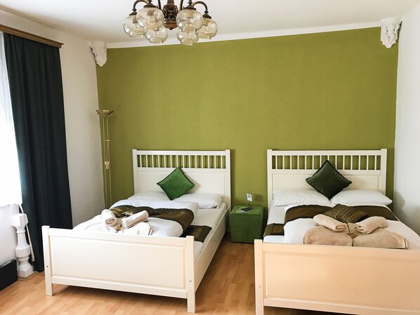 Comfort-huoneisto, kaupunkinäköala | Työpöytä, silitysrauta/-lauta, ilmaiset vauvansängyt, lisävuoteet