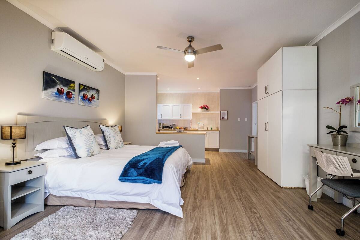 Luxury Double Self-catering Suite | 1 bedroom, Egyptian cotton sheets, premium bedding, pillowtop beds