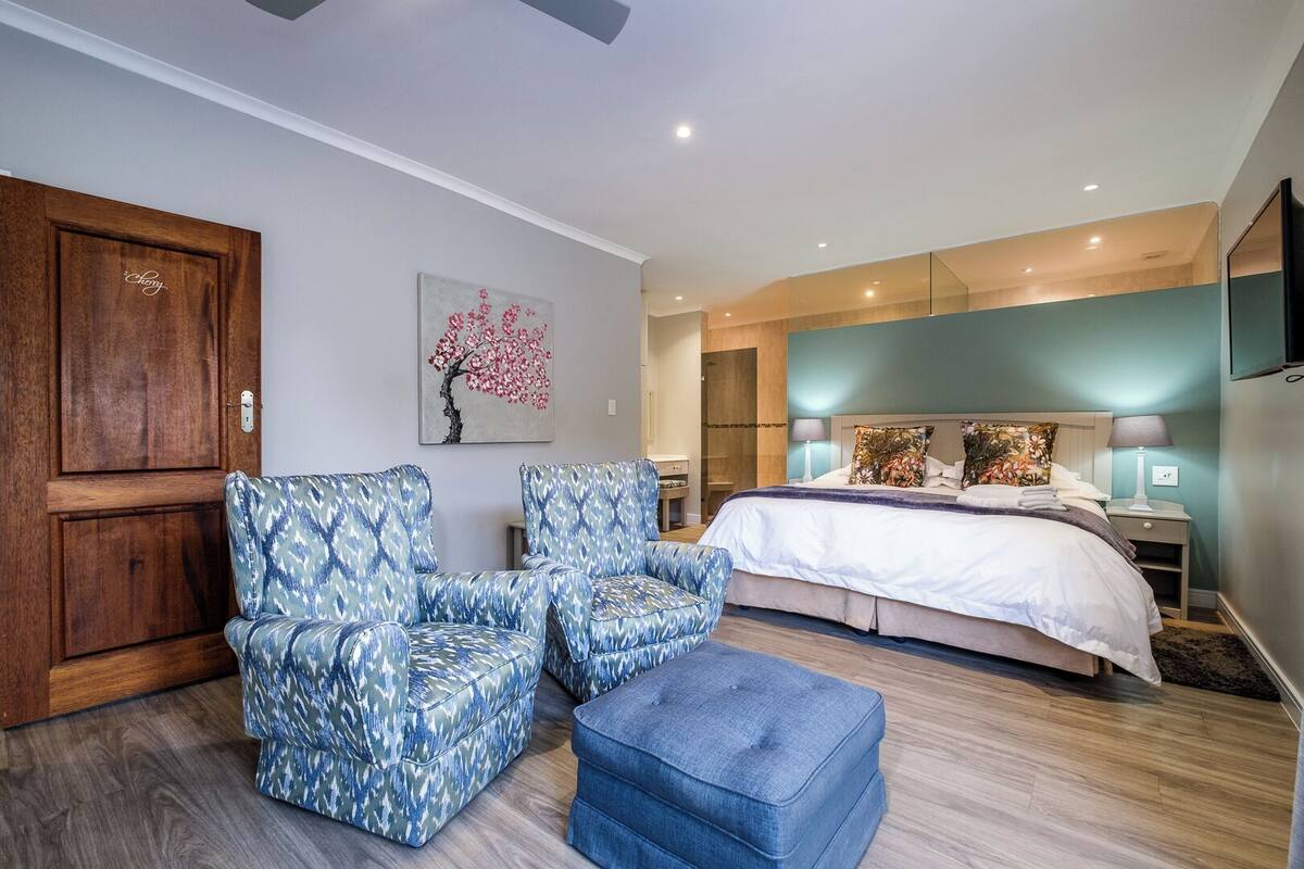 Luxury Double Self Catering Suite | 1 bedroom, Egyptian cotton sheets, premium bedding, pillowtop beds