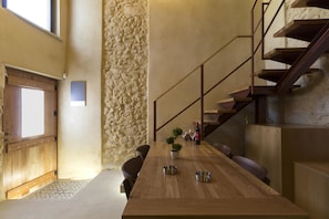 Villa, Sea View | Living area | 32-inch flat-screen TV with satellite channels, TV - Evans House II (Chania)