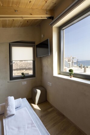 Villa, Sea View | 2 bedrooms, in-room safe, individually furnished, desk - Evans House II (Chania)
