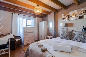 Comfort House, Multiple Bedrooms, Ocean View, Beachfront