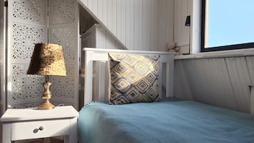 Hus Comfort - flera sovrum - havsutsikt - mot vattnet | 1 sovrum, gratis wi-fi och sÀngklÀder