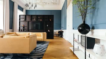 Suíte (Nobis) | 1 quarto, cofres nos quartos, escrivaninha