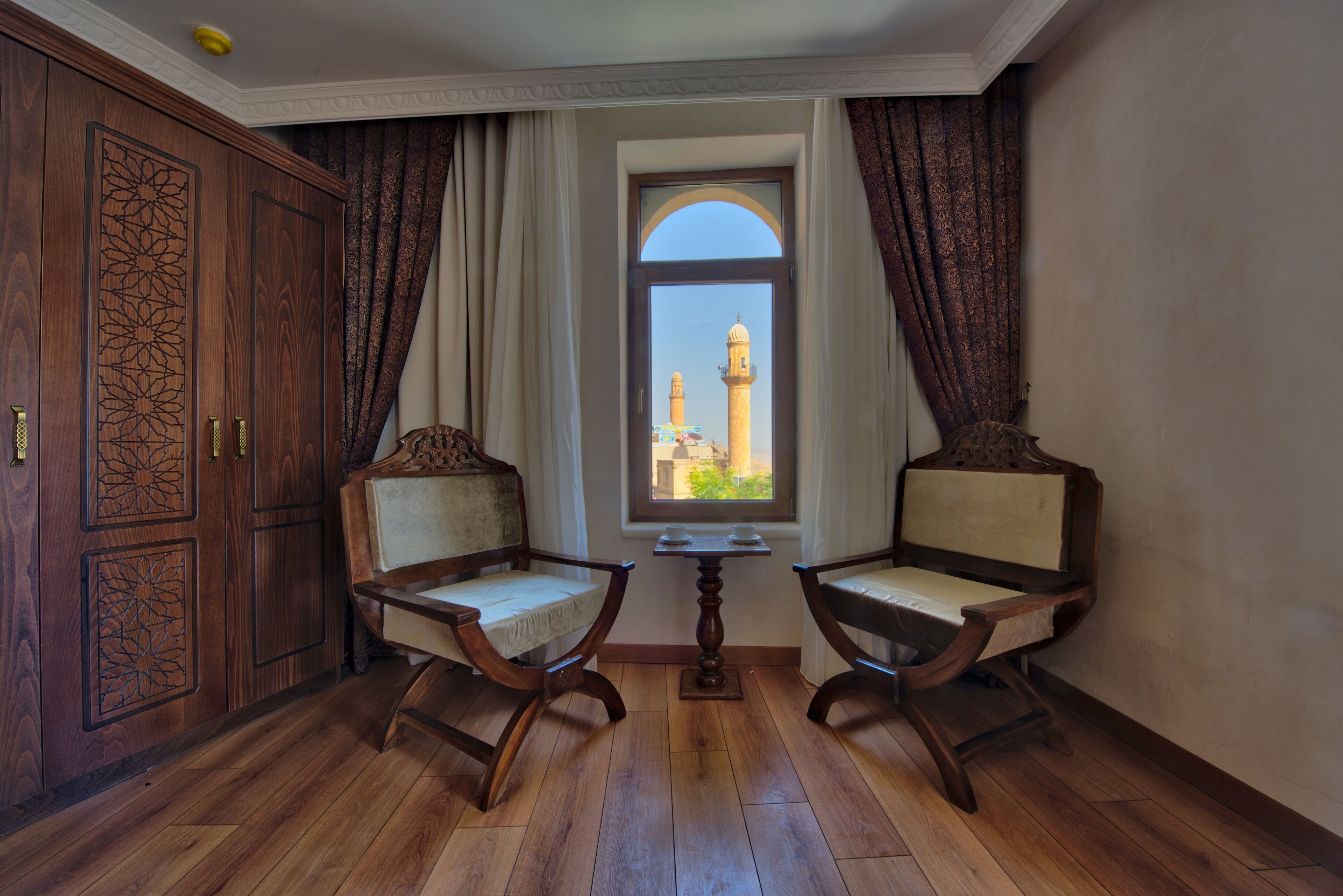 Deluxe kamer, 1 tweepersoonsbed | Woonruimte | Lcd-televisie