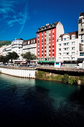 Front of property - Appart'hotel Le Pelerin (Lourdes)