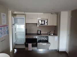 Televisión de pantalla plana 80 cm con canales de televisión digitales