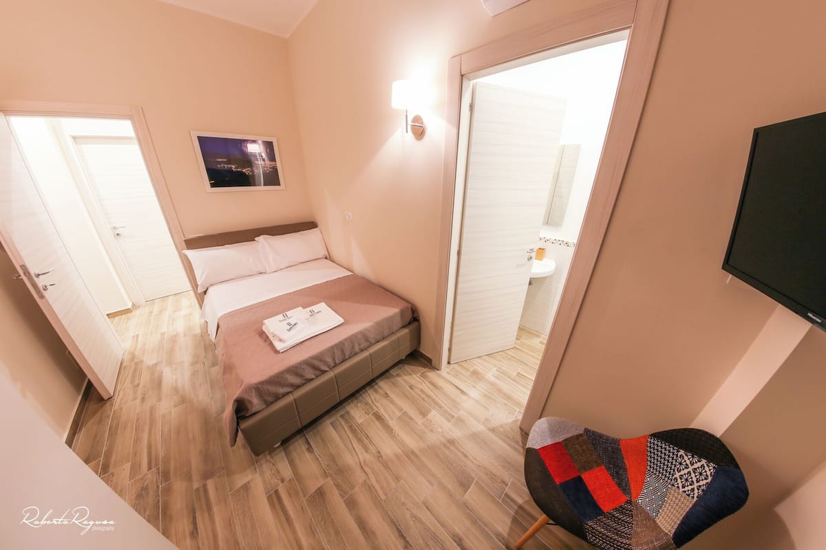 1 habitación, ropa de cama de alta calidad, minibar y escritorio