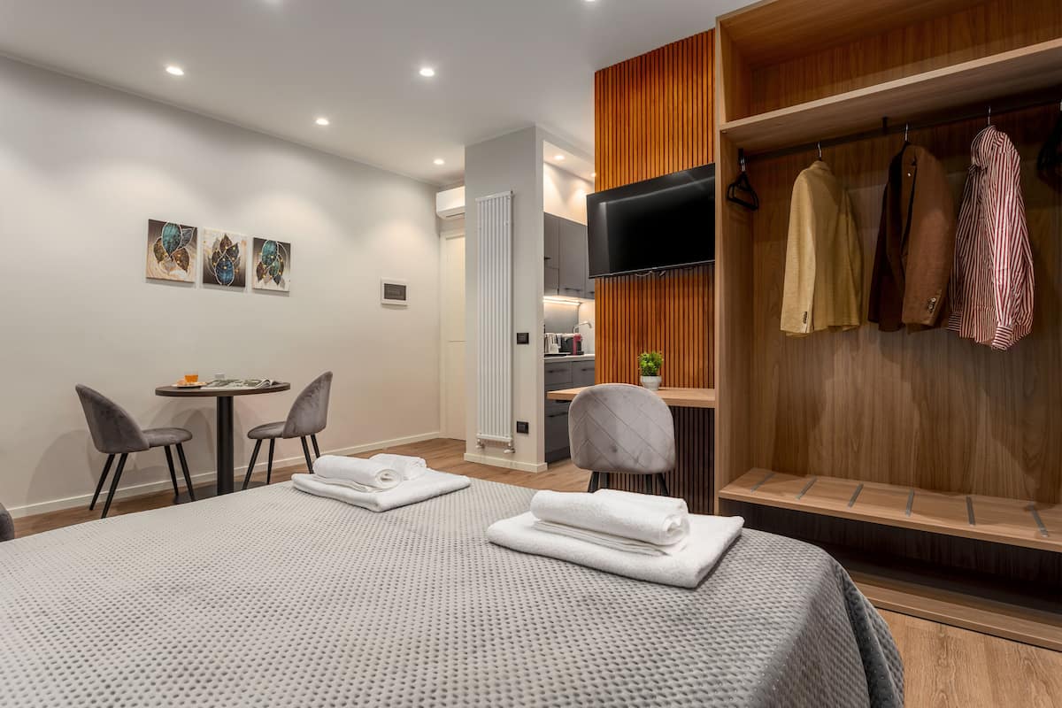 Familjestudio | 1 sovrum, sÀngtillbehör av högsta kvalitet, minibar och skrivbord