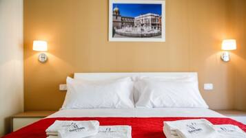 1 bedroom, premium bedding, minibar, desk