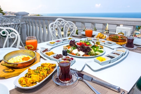 Breakfast meal. Mell Hotel
