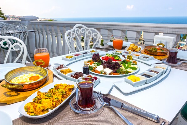 Breakfast meal - Mell Hotel (Trabzon)