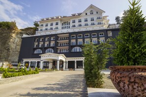 Front of property - Mell Hotel (Trabzon)
