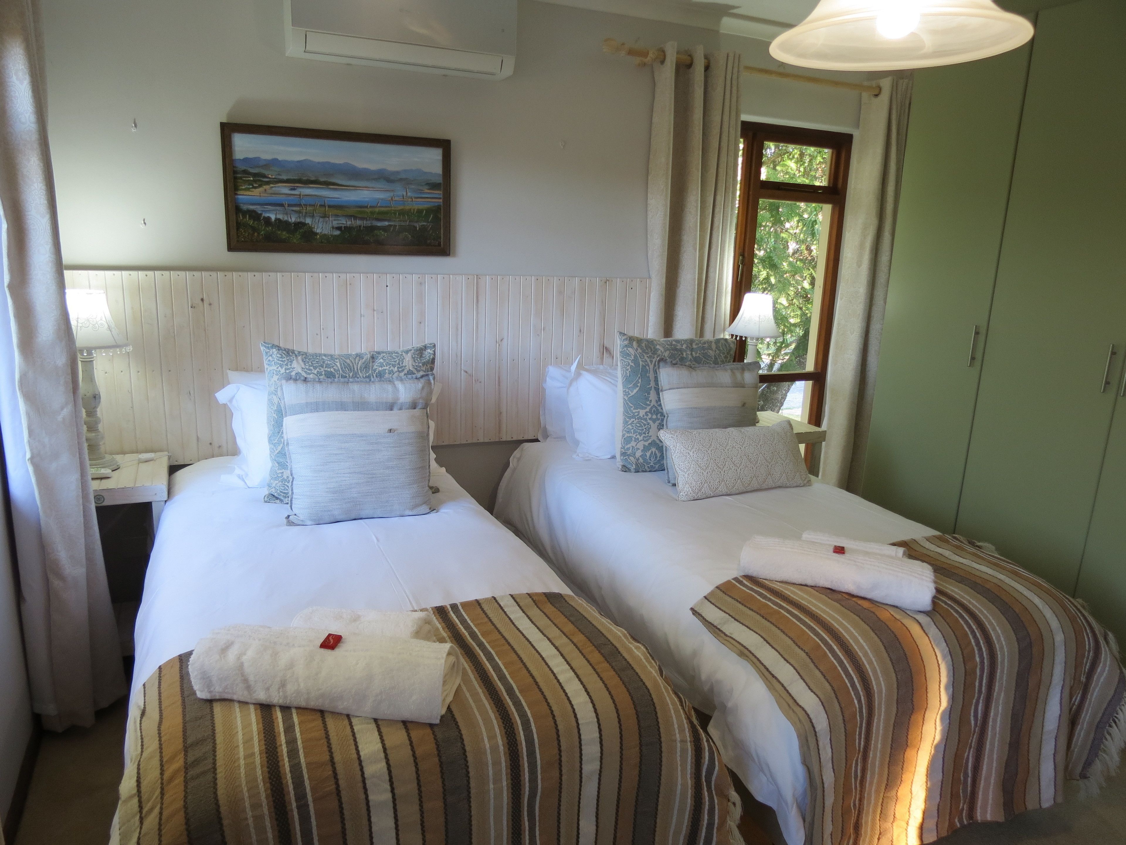 The Flatlet | Laptop workspace, iron/ironing board, free WiFi, bed sheets