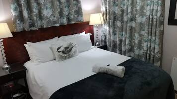 Stuga Comfort - 1 sovrum | Arbetsyta för laptop, strykjärn/strykbräda, gratis wi-fi och sängkläder