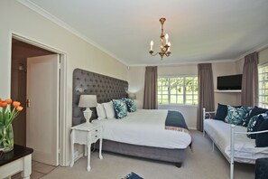 1 bedroom, Egyptian cotton sheets, premium bedding, pillow-top beds
