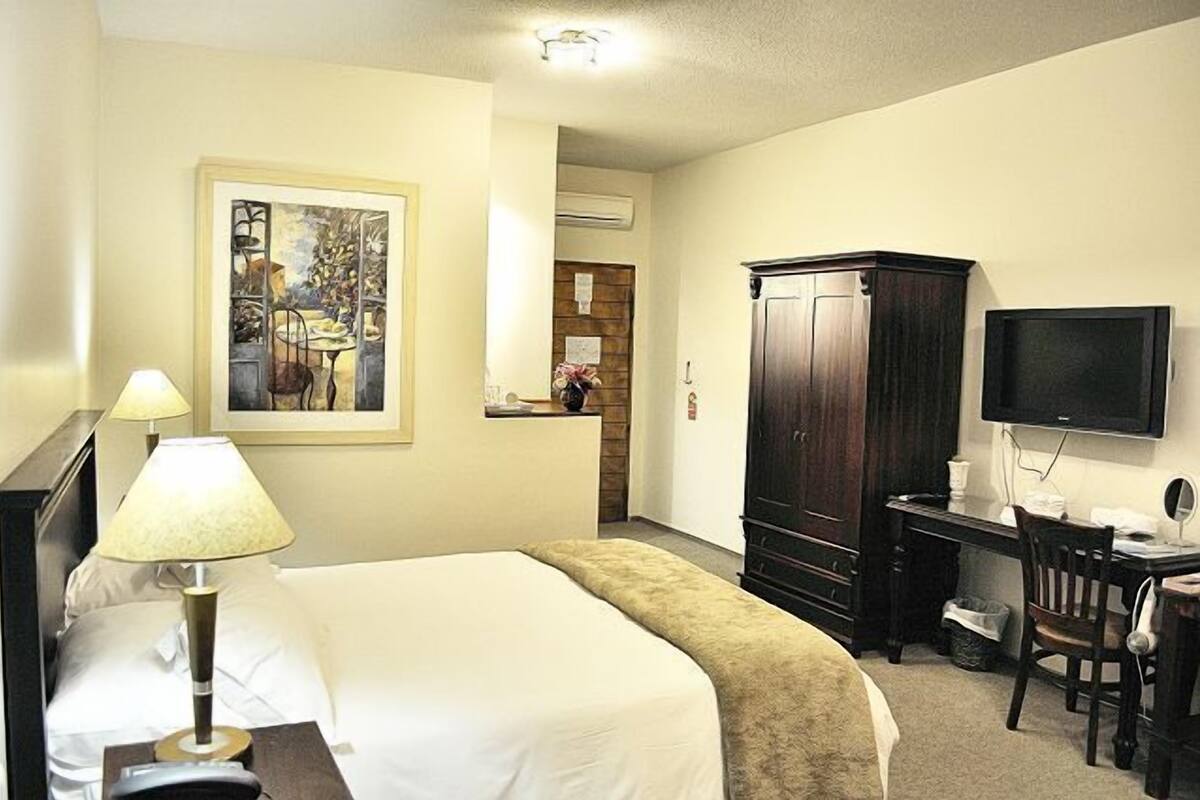 Standard Room, 1 Bedroom | 1 bedroom, in-room safe, desk, free WiFi