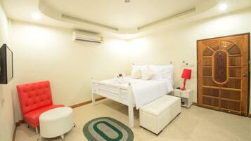 Kamar Double Standar | Tirai kedap cahaya dan Wi-Fi gratis