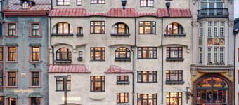 Stage 12 Hotel by Penz