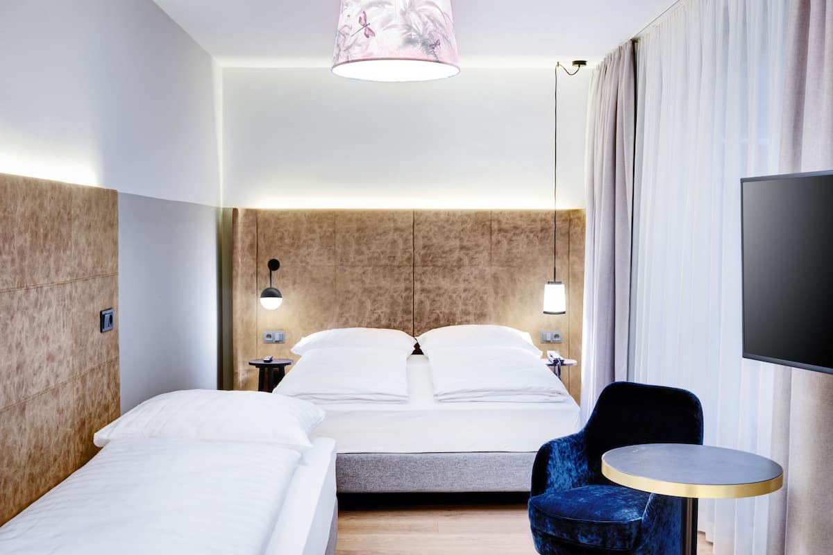 triple room | premium bedding, in-room safe, soundproofing, cots/infant beds