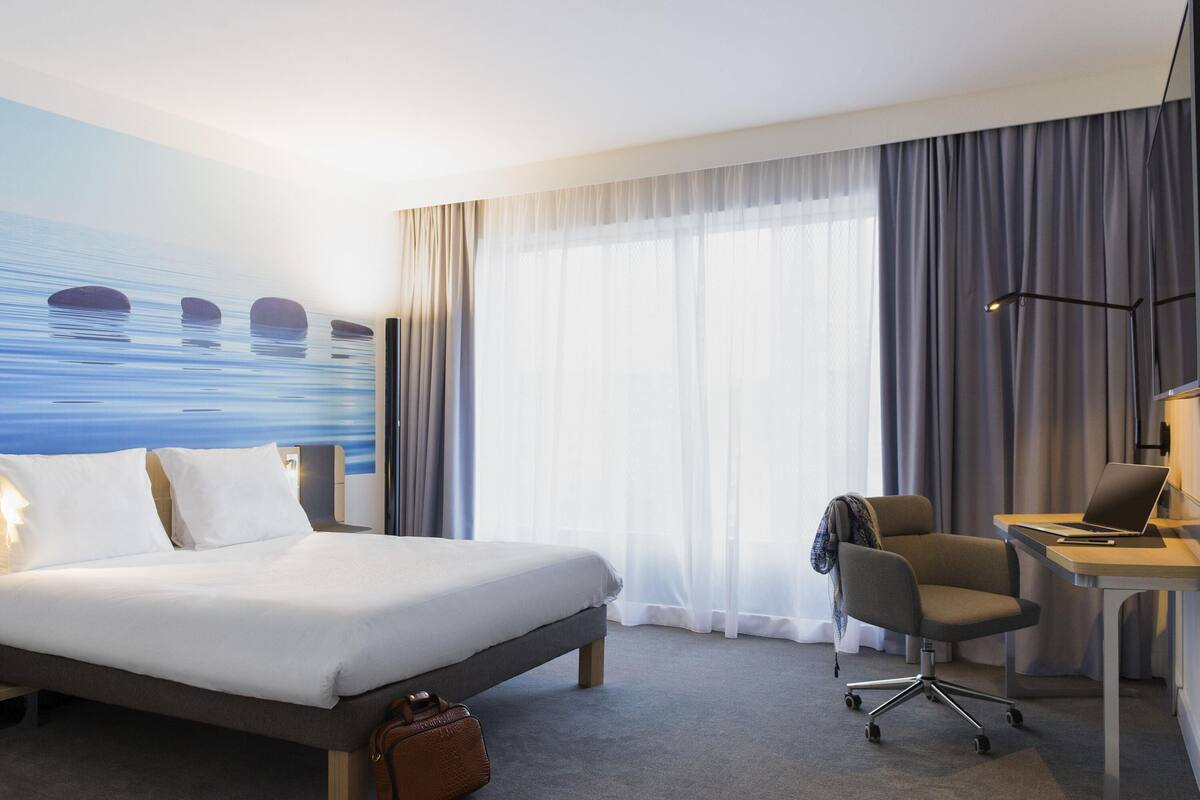 family room, 2 double beds | 1 bedroom, minibar, in-room safe, blackout curtains