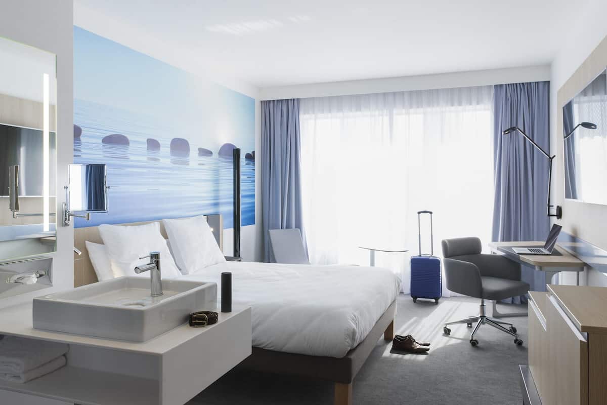 1 bedroom, minibar, in-room safe, blackout curtains