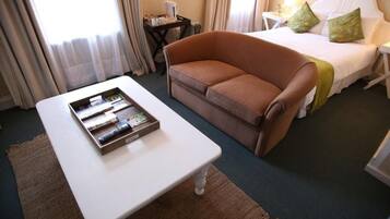 Double Room | Minibar, in-room safe, desk, iron/ironing board