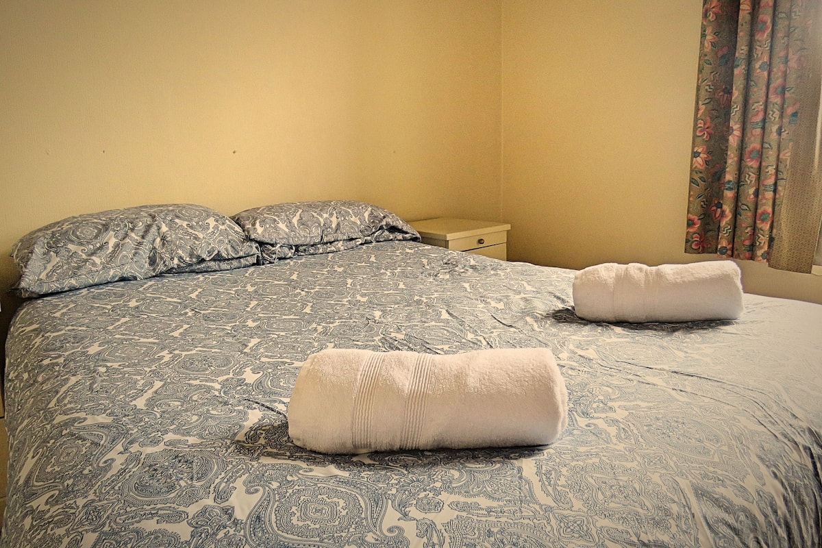 Doppelzimmer | Bügeleisen/Bügelbrett, kostenloses WLAN, Bettwäsche