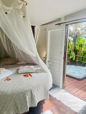 Cabaña de diseñador, baño en la habitación (Cabanon Oparadis) | Ropa de cama hipoalergénica, minibar y decoración personalizada 