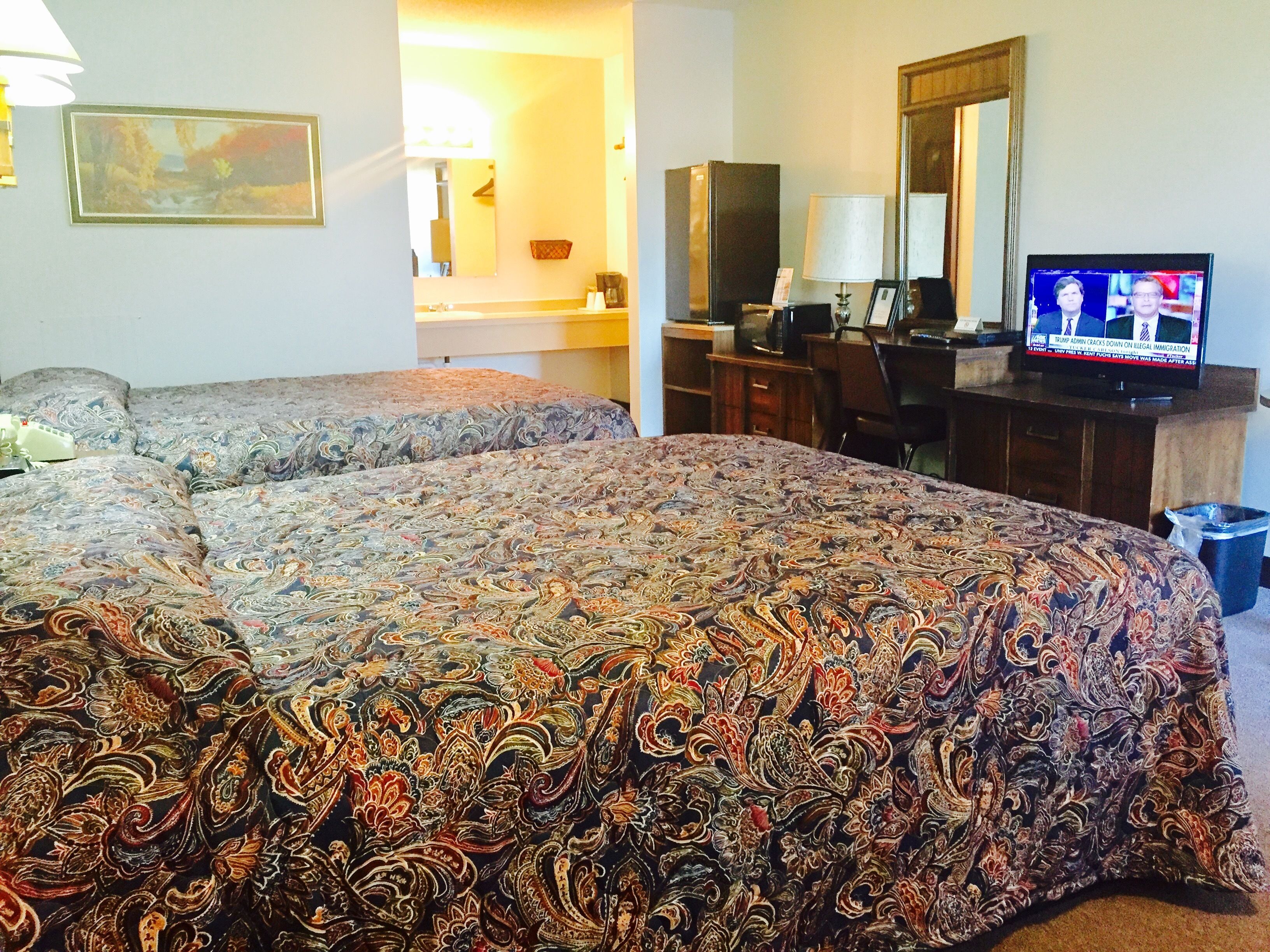 华丽客房, 2 张双人床 | 办公桌、熨斗/熨衣板、折叠床/加床（额外收费）、免费 WiFi