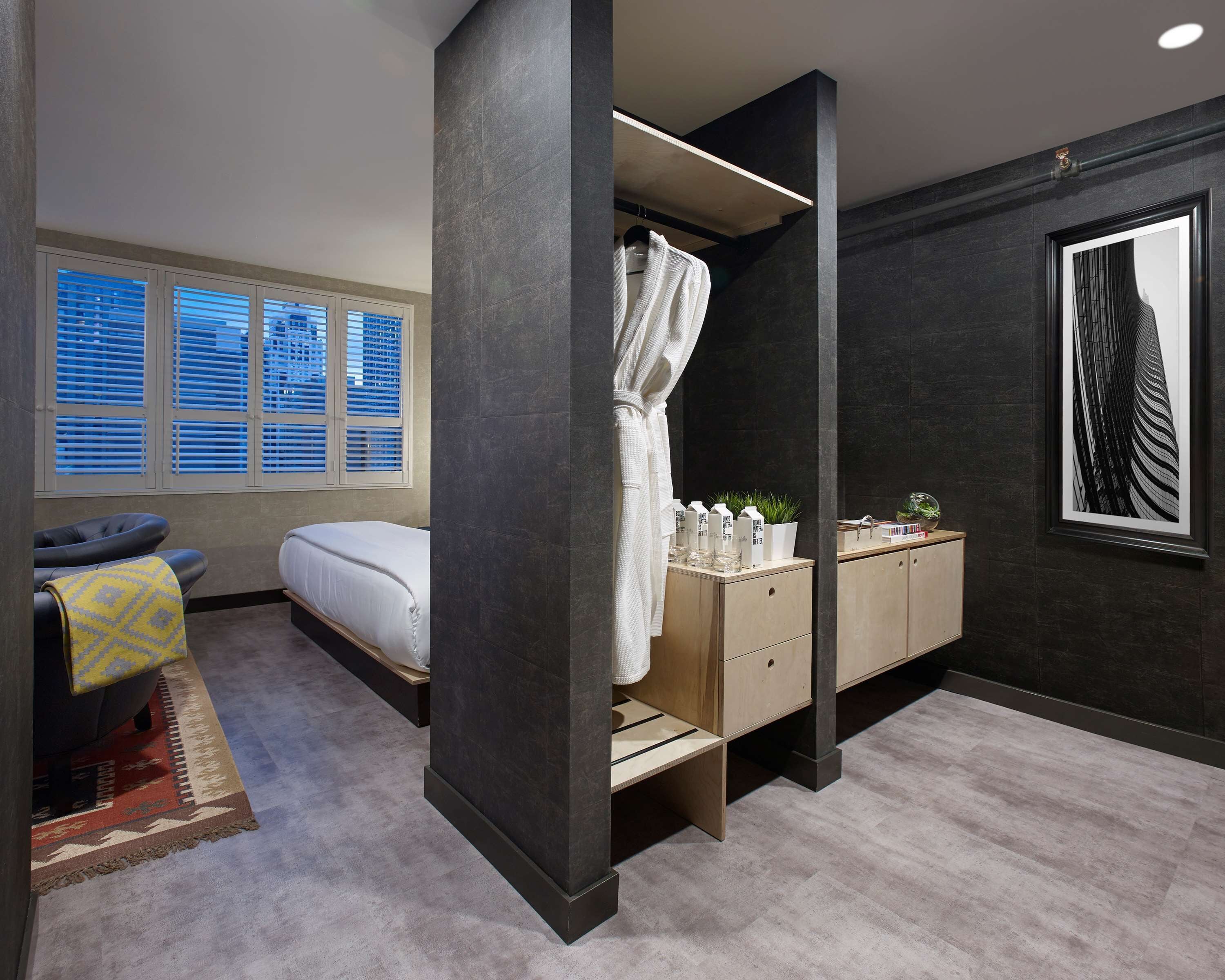 1 bedroom, in-room safe, desk, soundproofing