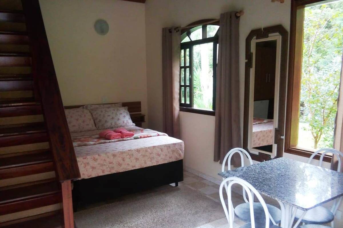 Minibar, free WiFi, bed sheets