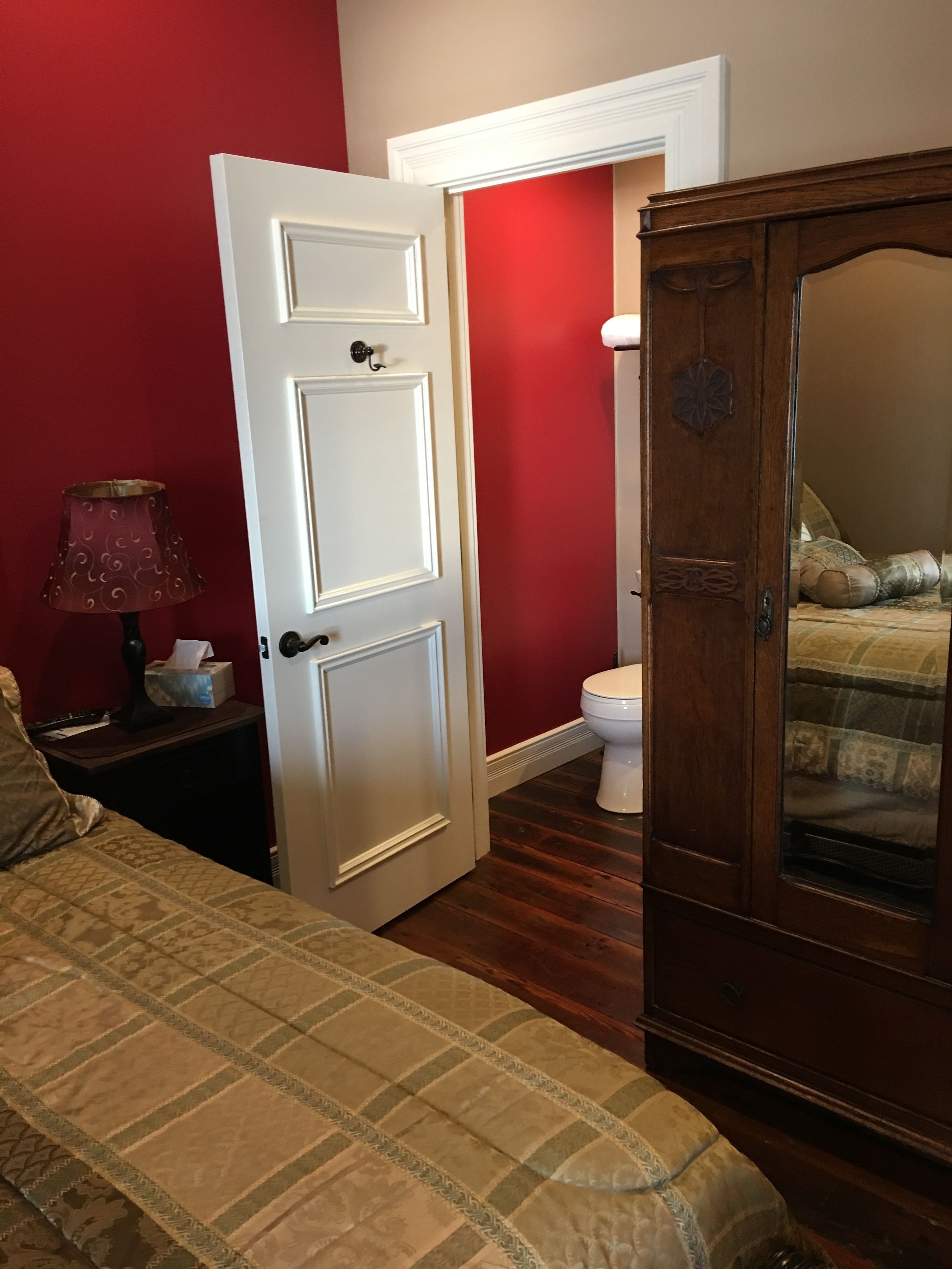 deluxe room, 1 queen bed | premium bedding, iron/ironing board, free wifi, bed sheets