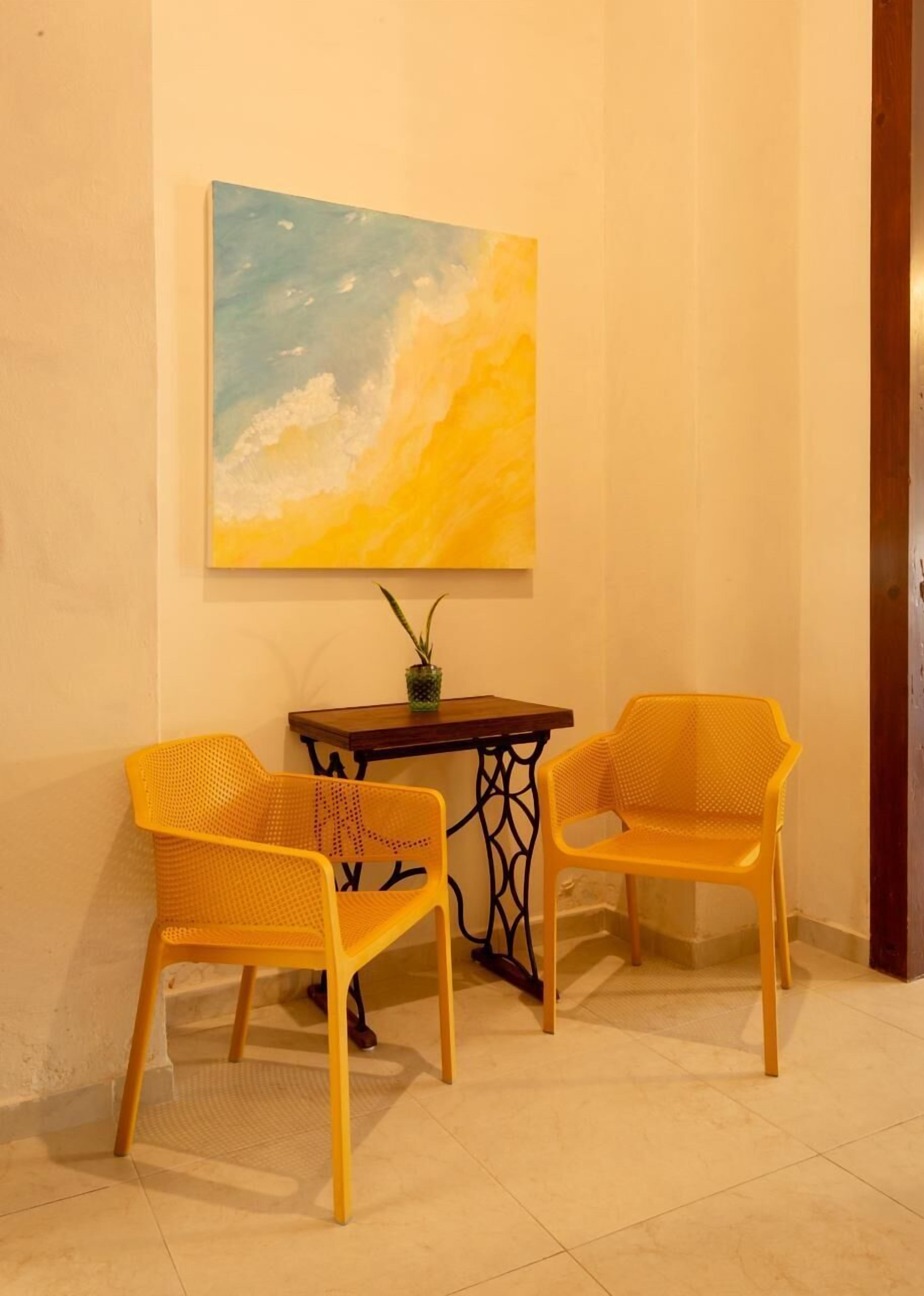 junior suite | desk, iron/ironing board, free wifi, bed sheets