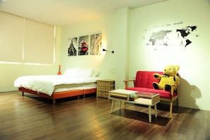 Desk, blackout curtains, soundproofing, free WiFi