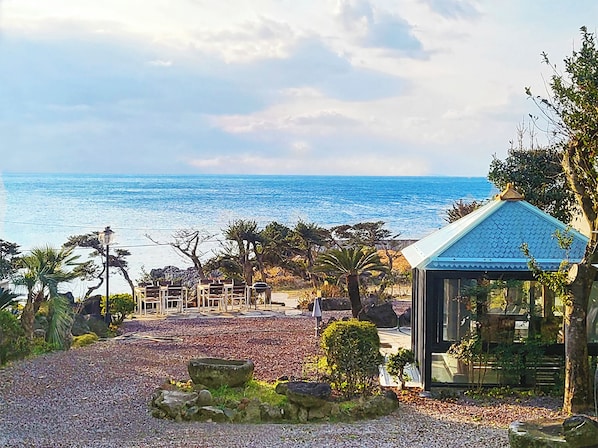 Uitzicht op strand/zee