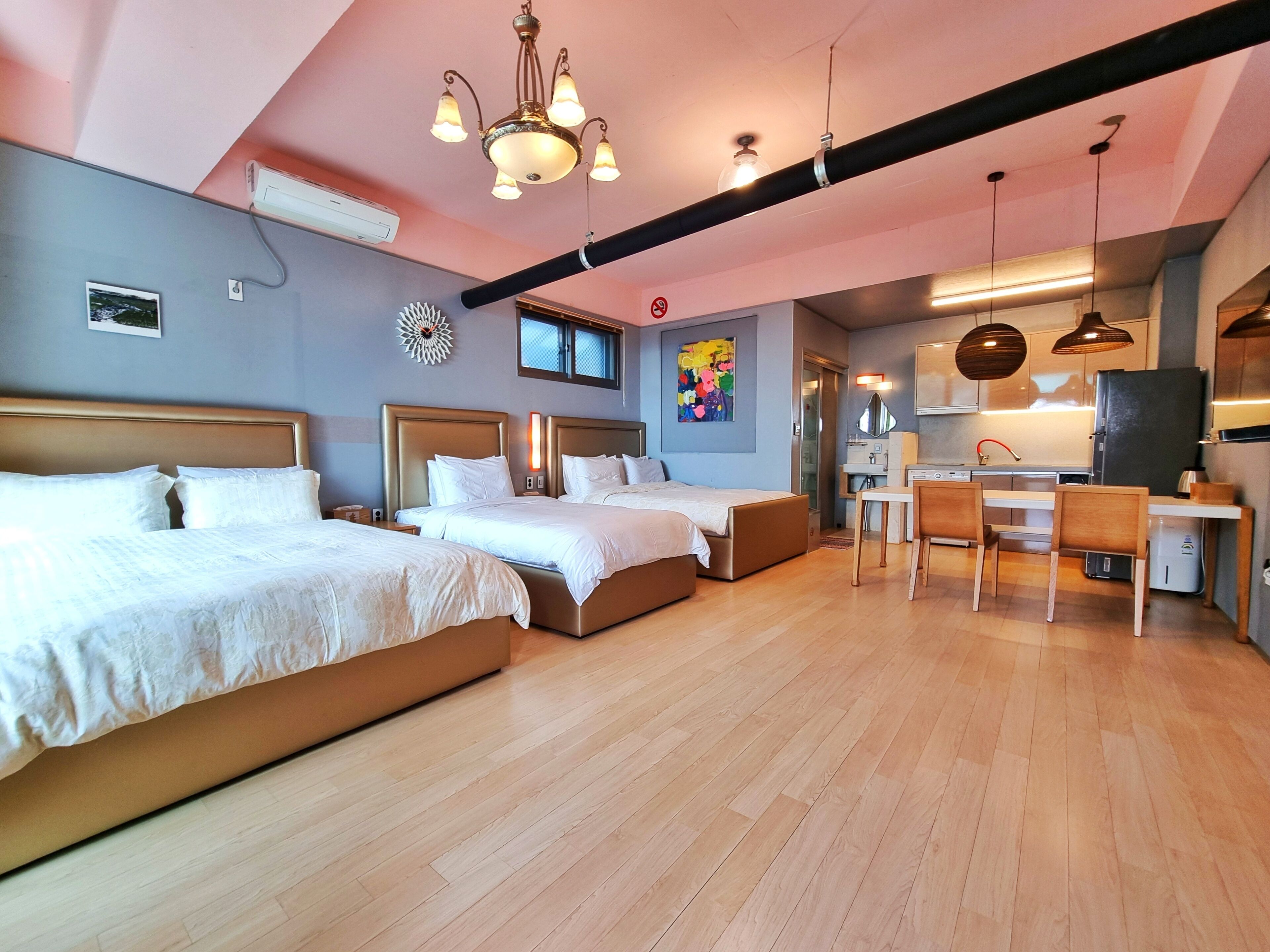 Family Suite Room (Complimentary Jeju local product) | Bettwäsche aus ägyptischer Baumwolle, hochwertige Bettwaren