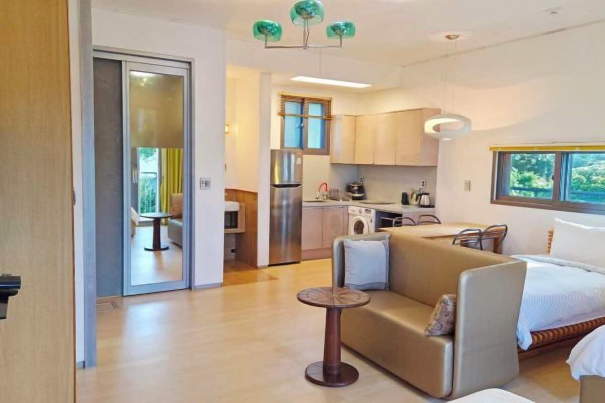 Quad Room