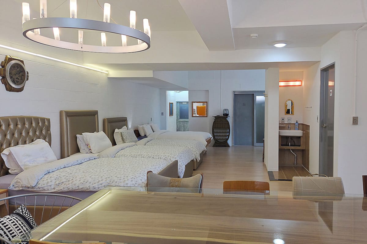 Egyptian cotton sheets, premium bedding, down duvets