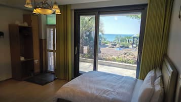 Grand Family Suite Room | Egyptian cotton sheets, premium bedding, down duvets