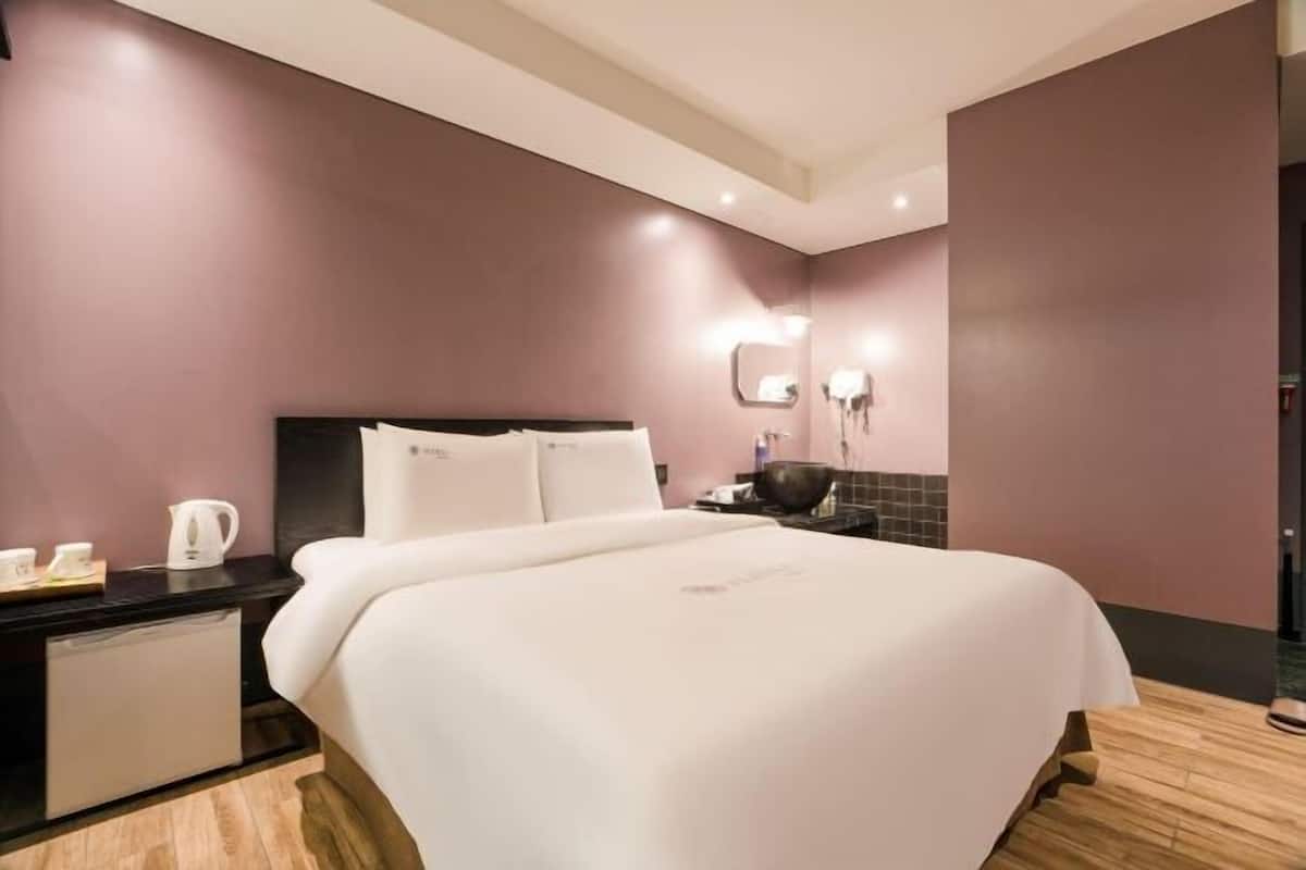 義大利 Frette 床單、高級寢具、書桌、遮光布/窗簾