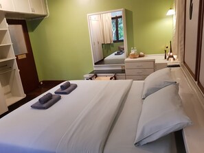 Akkhanee Wuth | Free WiFi